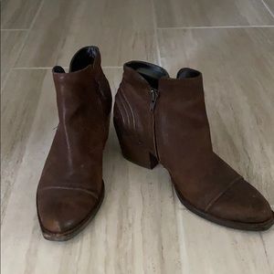 Excellent condition Paul Green booties